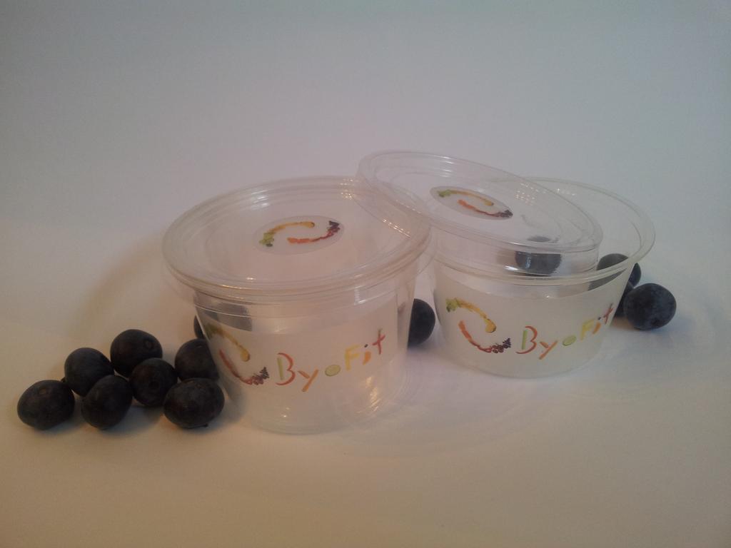 AnneRiekeThurm's tweet photo. Ich bin für mehr PLA in der Lebensmittelindustrie! Wie die #ByoFit Dipschälchen von #bionatic #greenbox! http://t.co/n6JBNSRzVI
