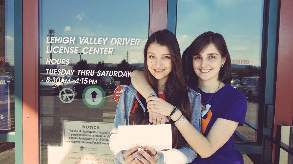shadowfrost13's tweet photo. Yup. She's on the road. And guess who's teaching her. #permit #sweetsixteen #imtwentyone #sisters http://t.co/nmRdFi4FM4