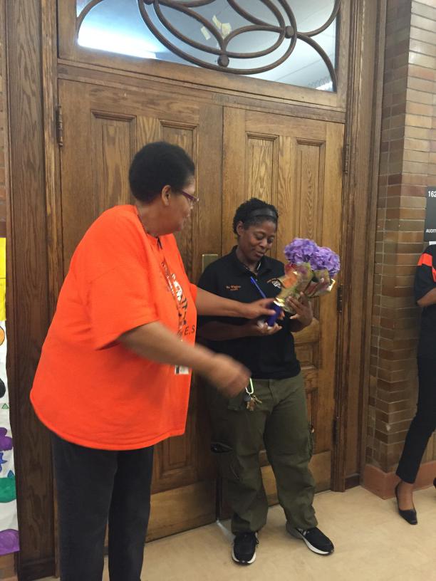 LangSTEMPrincip's tweet photo. Mrs. Wiggins was this week's recipient of the Langley STEM Vision Award @LangleySTEM #DCPSRising http://t.co/DTPksWOFmL