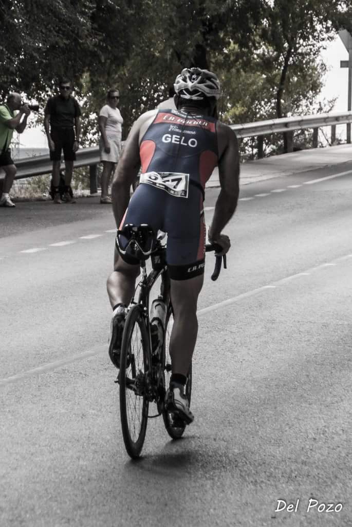 ca_puebla's tweet photo. Mañana @segugelo nos deleitará cruzando la meta de @desafiodonana. Sin duda el hombre Tri de @LaPueblaDelRio
#AJierro http://t.co/s05lbe4sv6