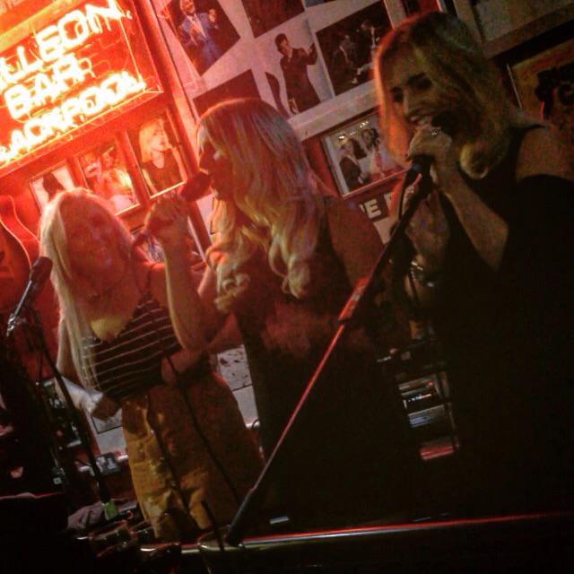 #pinups #girls #blackpool #live #trio #singers #vintage #friends