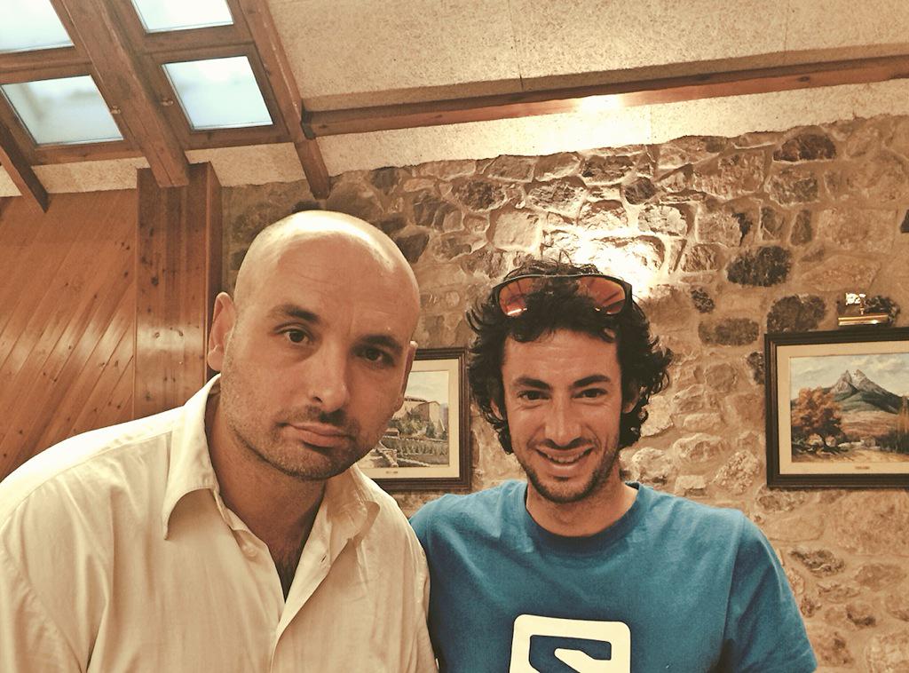 40pirineus's tweet photo. Molt aviat passarem @40pirineus 99.1 l'entrevista d'avui amb en @kilianj parlem d'èxits, Cerdanya i Indepèndencia http://t.co/TTQ1dvDZhv
