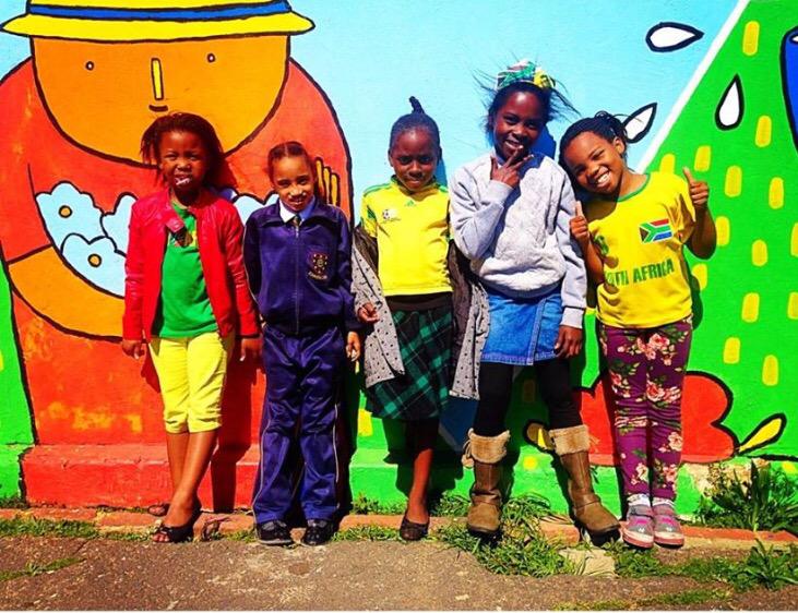 GirlsFootballSA's tweet photo. Here are some excited #girls #football #players ready for the #RugbyWorldCup - go, #SouthAfrica! 

#sport for #health http://t.co/8FW7synQtW