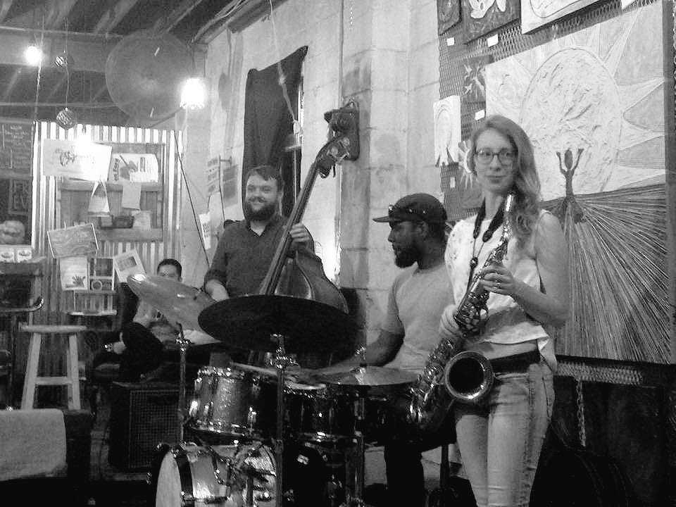 indyjazzfest's tweet photo. @SophieFaught @OutliersBrewing #PubCreep @indyjazzfest Tonite! Free: http://t.co/0dGGTDX1pn #yearofthesong #IJF2015 http://t.co/fK63q1tEkH