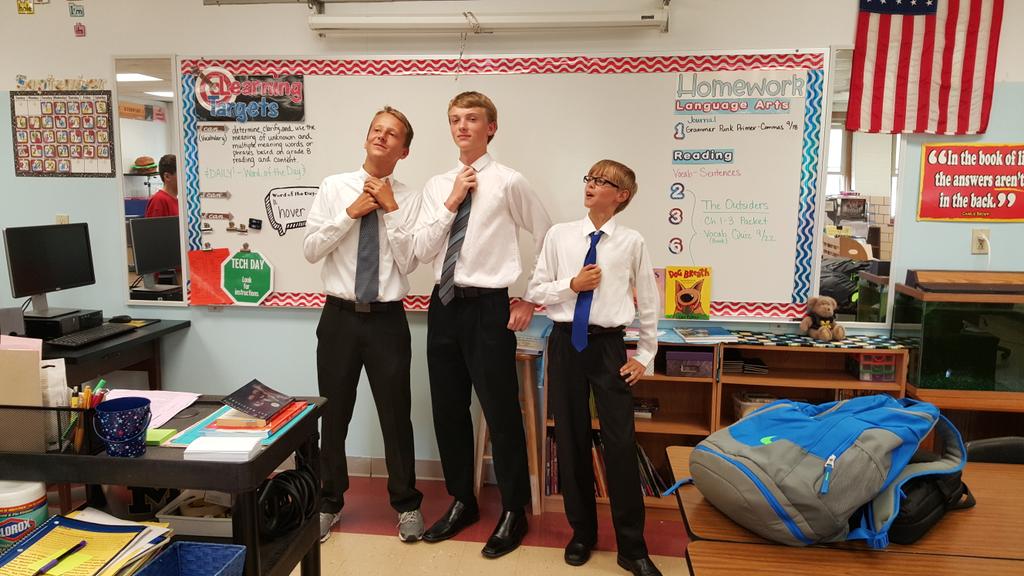 emseaglescc's tweet photo. Future leaders of America! #emscc2015 #fridaydressup #fridaybriefing http://t.co/rOGVR9r6Em