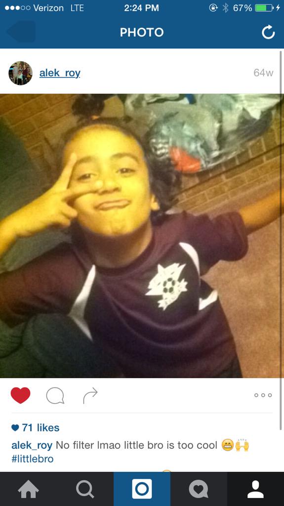 roy_alek's tweet photo. Trace had a man bun 64 weeks ago... #trendsetter http://t.co/1GnouV4v1G