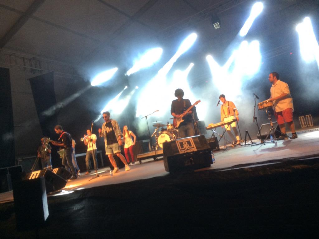 MrPeopleFest's tweet photo. #ska-sos peazo de banda! #mrpeople2015 http://t.co/5HuBOJZeAr