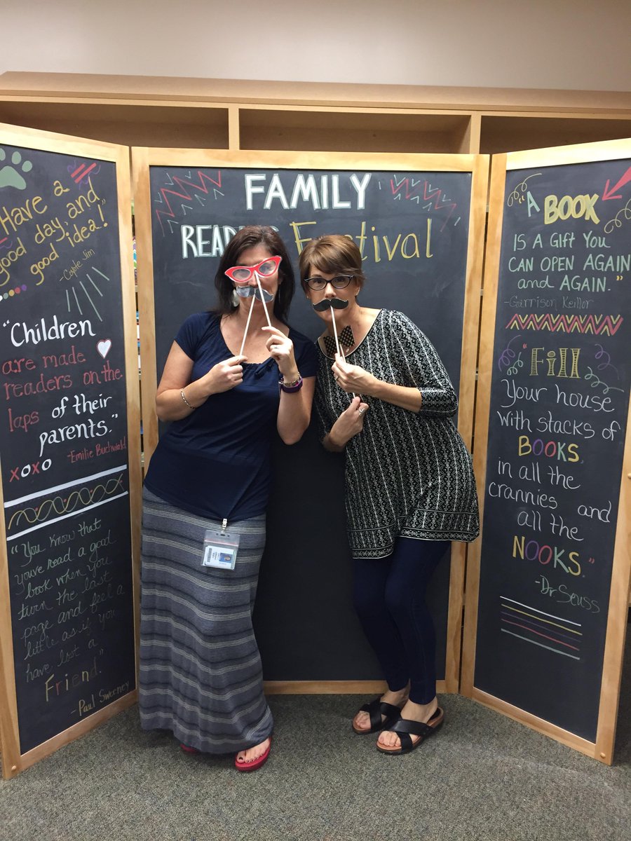 LibraryShellyL's tweet image. Love my job! #JRERocks #BookRetrievers