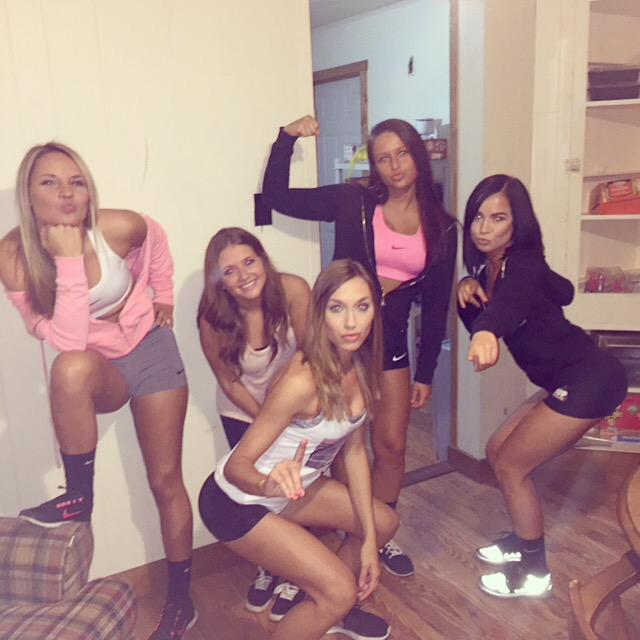 My sexy yoga hoes 😍 #fiercefive