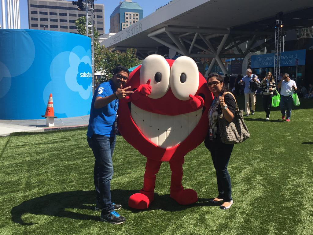 iyervenketesh's tweet photo. What an incredible Dreamforce week has this been! Thank you @TooSaaSy for entertaining & energizing us. #CaptureDF15 http://t.co/ykdiVTVHxg