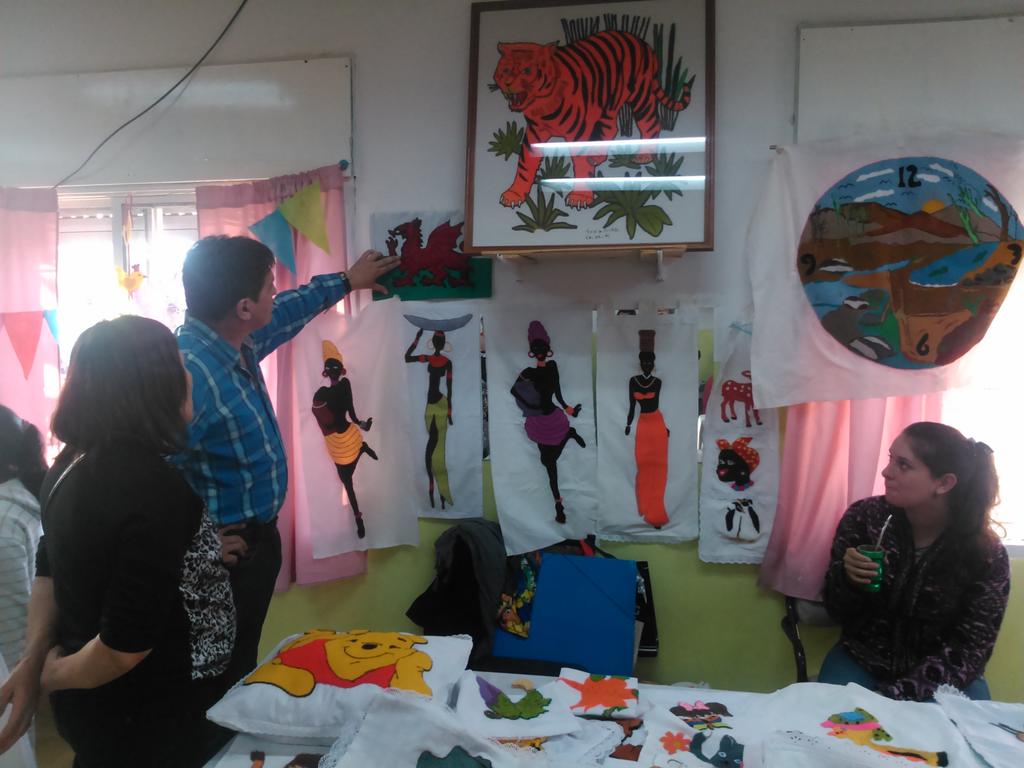 munitw's tweet photo. Muestra de talleres del Plan Integral en CPS Bº Tiro Federal @munitrelew #Trelew http://t.co/9oPcK7678Y