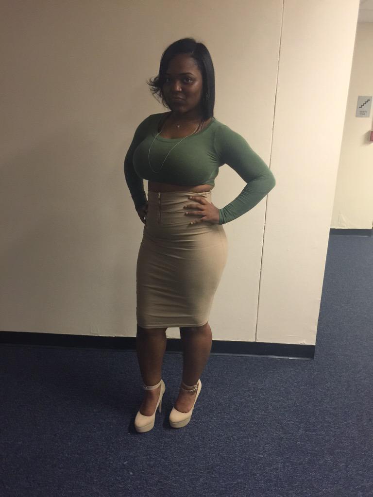 Dollish_Dimples's tweet photo. #OUicebreaker 💅🏾💁🏽 http://t.co/9VDIWHl0XD