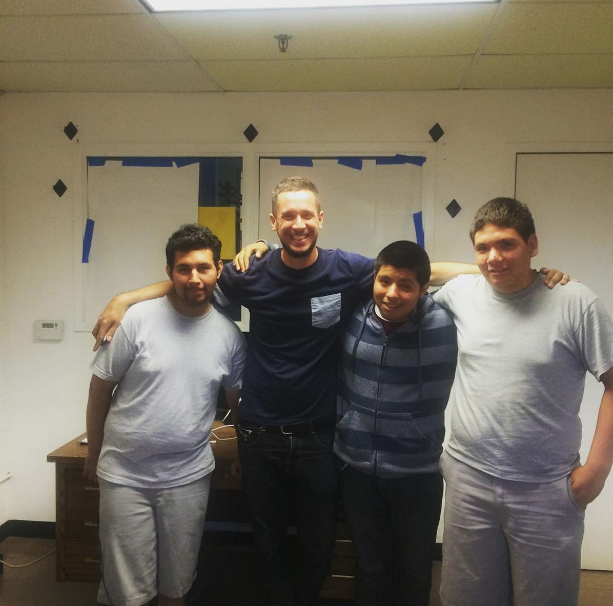 MUSIC2YOUTH's tweet photo. Mika and the Kids yesterday at session #2 at Hollenbeck in East LA. #Music2Youth http://t.co/q38vKQ5AlW