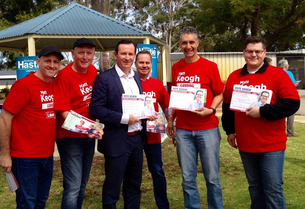 DennisLiddelow's tweet photo. All out working hard for @mattkeogh  #auspol #YesWeCanning @DawsoMLC @MarkMcGowanMP @TonyButi_MLA @KesslerJoey http://t.co/R5mwlnDSED
