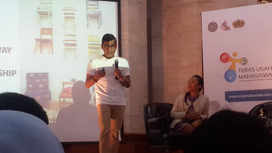 Kakak Luthfi Hasan sedang memberikan materi dan berbagi pengalaman #TerasMahasiswa <a href="/kompasmuda/">Kompas Muda</a> <a href="/jakartavintage/">Luthfi Hasan</a>