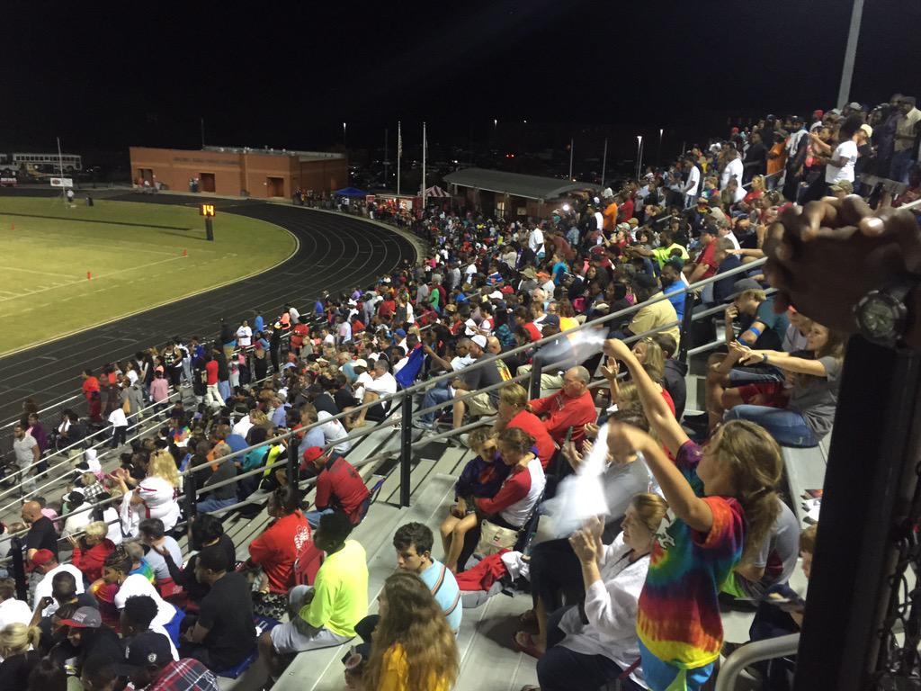 SPHSstallions's tweet photo. RT If you are proud of your Stallion Football Team!  #StallionNation #stallionpride http://t.co/XDRuRFlx8V