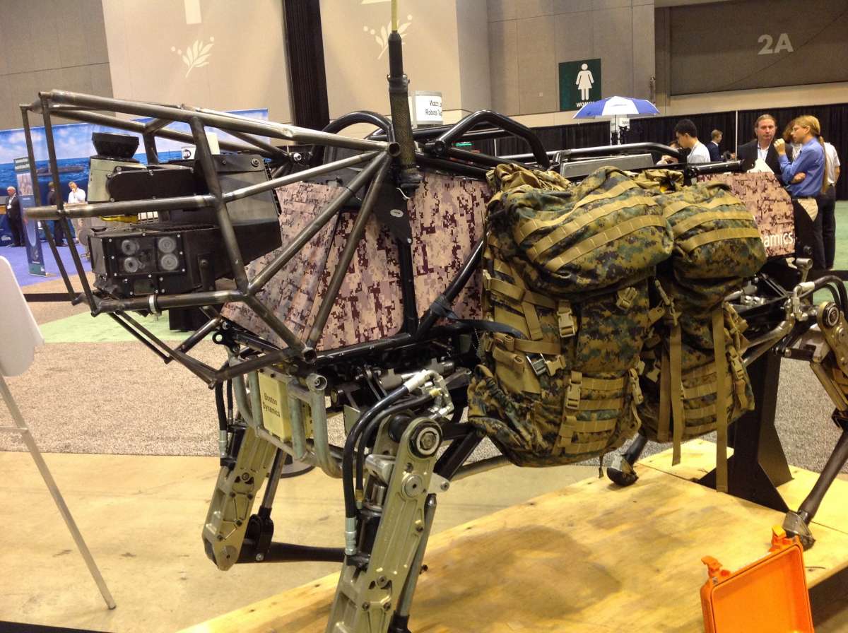 See all of the amazing robots from <a href="/DARPA/">DARPA</a>’s #waitwhat15 popsci.com/slideshow-bigd…