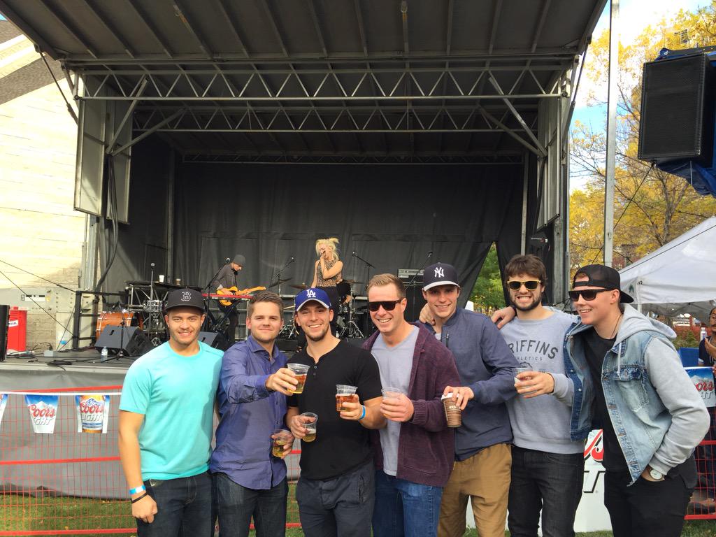 SAMacEwan's tweet photo. .@theRykka is developing quite the fan base at #SAMUFallFest2015! And a wicked set to boot #SAmacewan #MacEwanU http://t.co/73fXeEAaSn