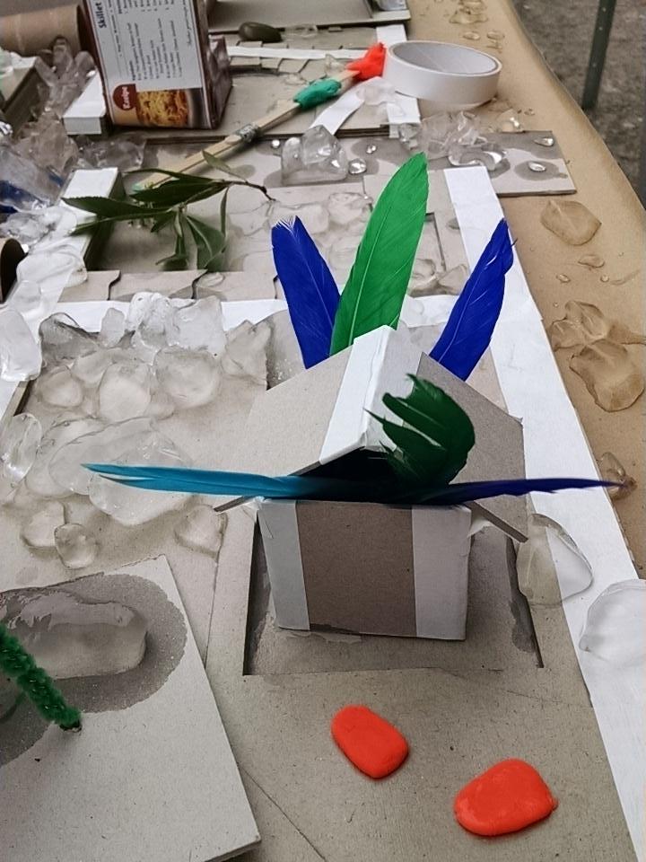 StephVelasco's tweet photo. TIL If dinos had craft supplies &amp; Hi-Chew more of them might've survived the Ice Age #jurassicparklet #SEAparkingday http://t.co/JdqOevIZMU