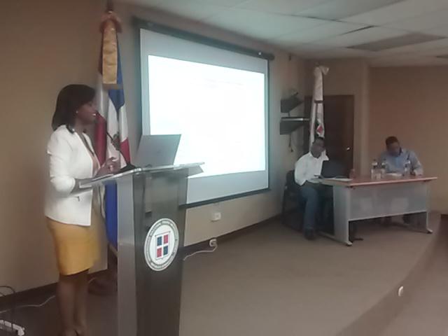 TECHO_rd's tweet photo. "En la constitución de 2010 quedó establecida la República Dominicana como un estado social democrático y de derecho" http://t.co/JKYahjHCX9