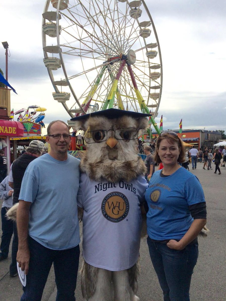 LucindaWGUWA's tweet photo. #WGU100
Darryn, recent BS in IT Software Development grad, met Connie Ozmer, IT course mentor, at the fair. http://t.co/Y4KbOaq4pf