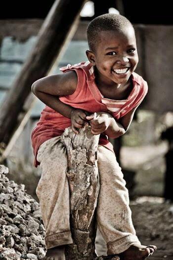 لا أحد يعرف معنى الابتسامة اكثر من الفقراء
#تغريدة_مبتسمة