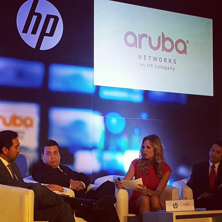 DianaLeonTA's tweet photo. Ayer enPanel deEntrevistas #HPNetworking conEspecialistas deHP e invitados de laBanca y de telecomunicaci #HPEcuador http://t.co/QH9RYJZRiv