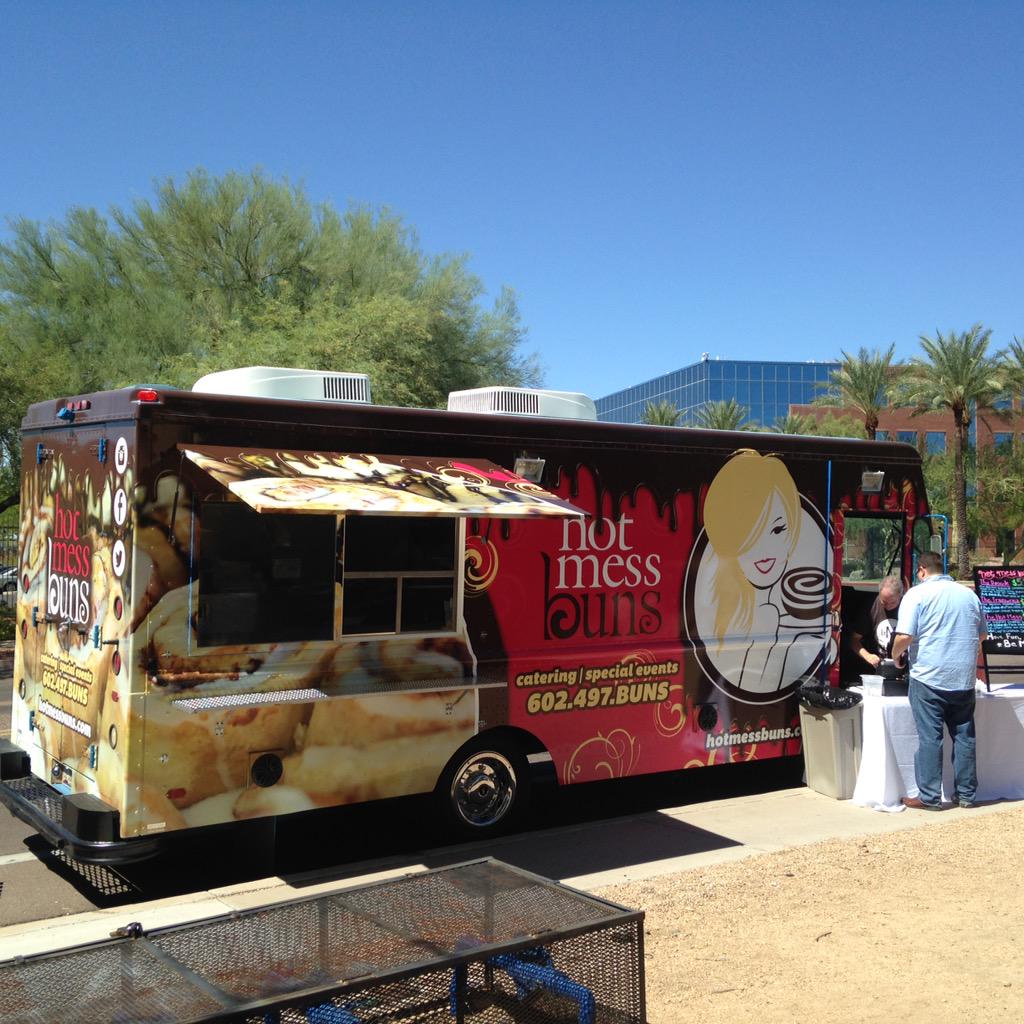 Hot Mess Buns tweet media