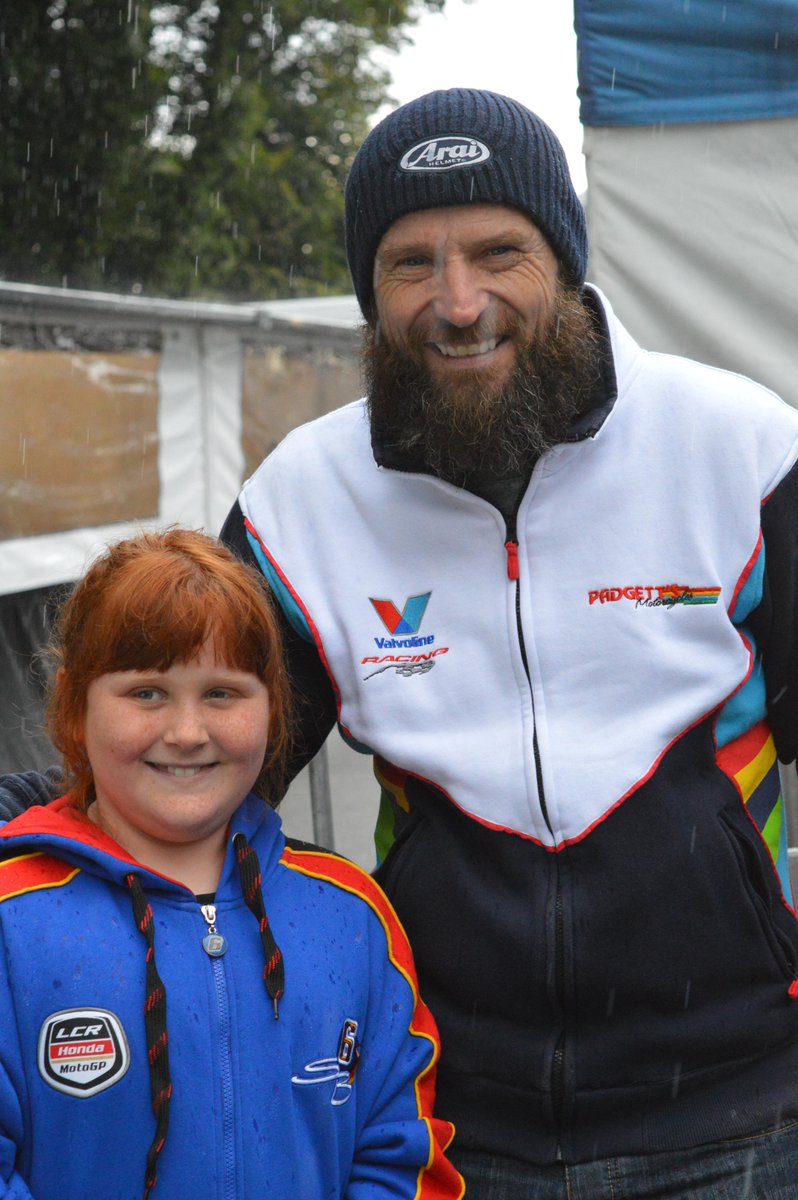 nutkinsdigits's tweet photo. Youngest girlchild with the hairy one. #bruceansty #goldcup #auto66 Made her day. http://t.co/bza5wqFLUh