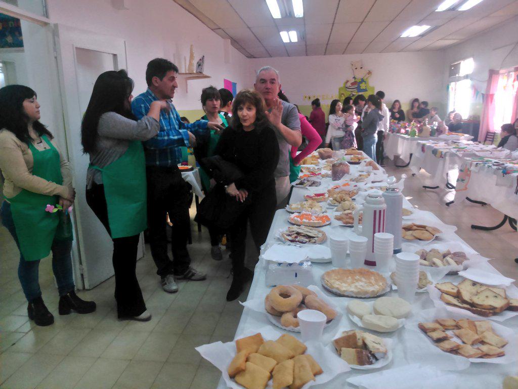 munitw's tweet photo. Municipalidad #Trelew muestra Taller de "panadería artesanal" del Plan Integral de Promoción Social @MuniTrelew http://t.co/dXHIOBIo35