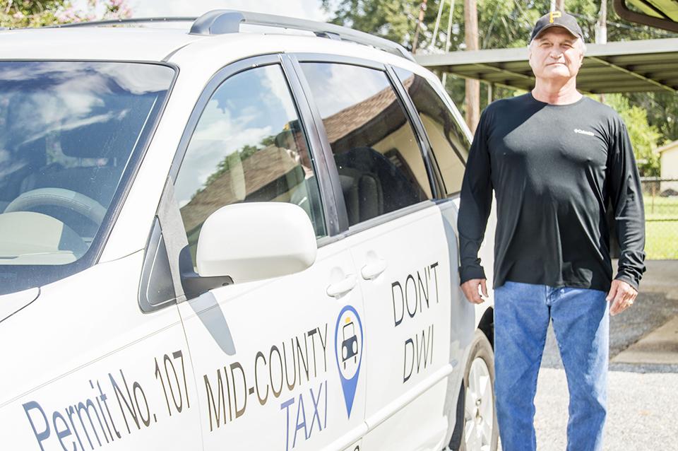 crhenderson90's tweet photo. Mid-County Taxi comes to Nederland. http://t.co/ZYZtob9IeL Tarver hopes to fill void in Jefferson County. #patxnews http://t.co/aFx3lQ7Yu3