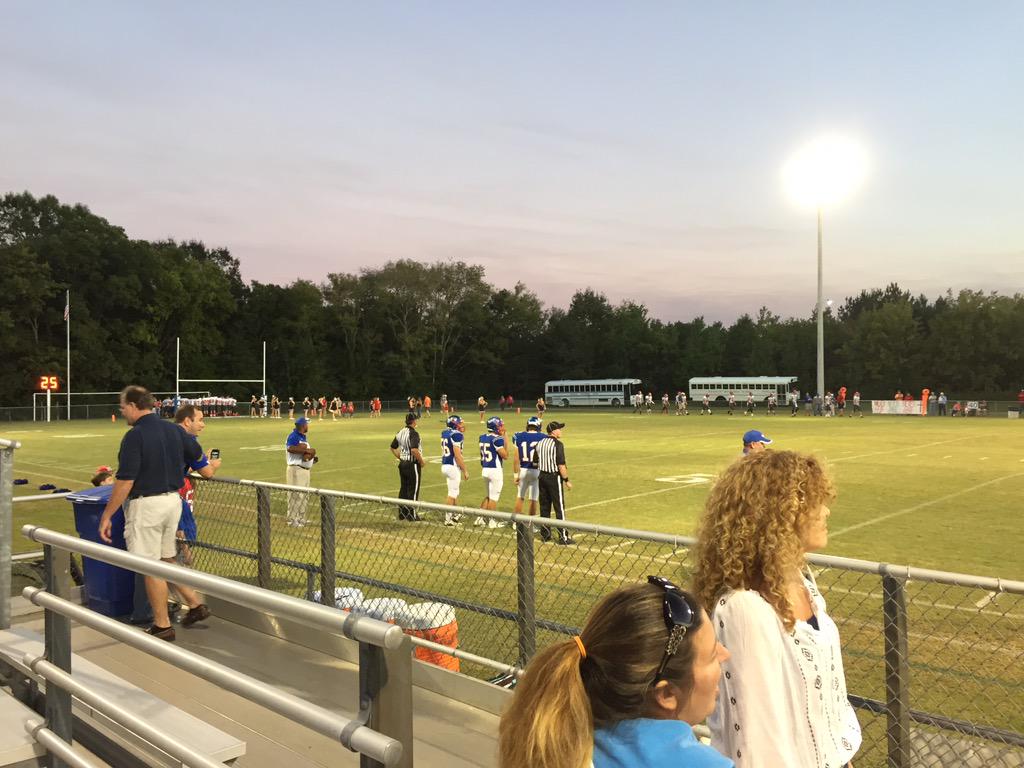 bharris77's tweet photo. It's Friday night in Alabama. Means it's time for football! #MaconEast #Abbeville #AISA http://t.co/YGCuYJYylM