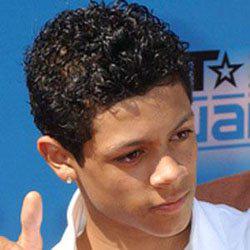 celebirthdays1's tweet photo. #HappyBirthday! #PatrickBreeding - #Singer from #UnitedStates(#Kansas), Birth... http://t.co/lcJxWGrfgd http://t.co/jjpBVtFiN2