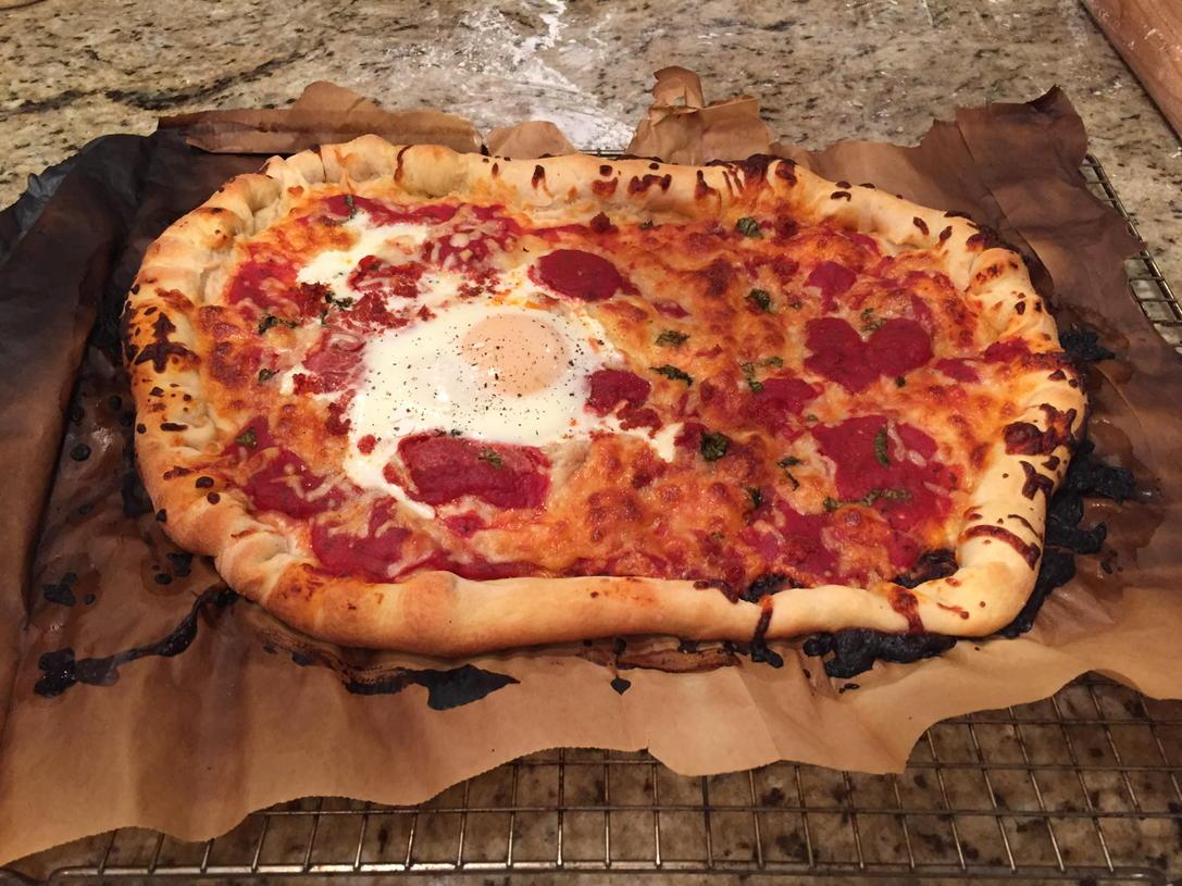 ThomasColombo3's tweet photo. #pizzanight http://t.co/Bl9VdRVV9b