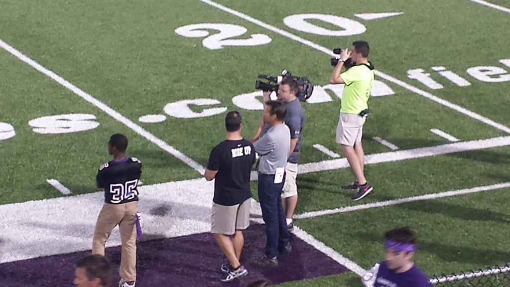 teebee1123's tweet photo. #OPFB Brownsburg. GO BULLDOGS! !!!🏈🏈🏈 http://t.co/tQg98t2ano
