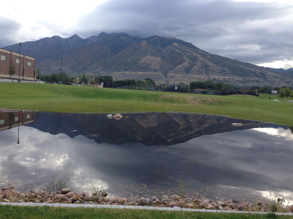 hannahjo_sandy's tweet photo. Who knew Corner Canyon's pond could look like this. http://t.co/POU8hhTYSe