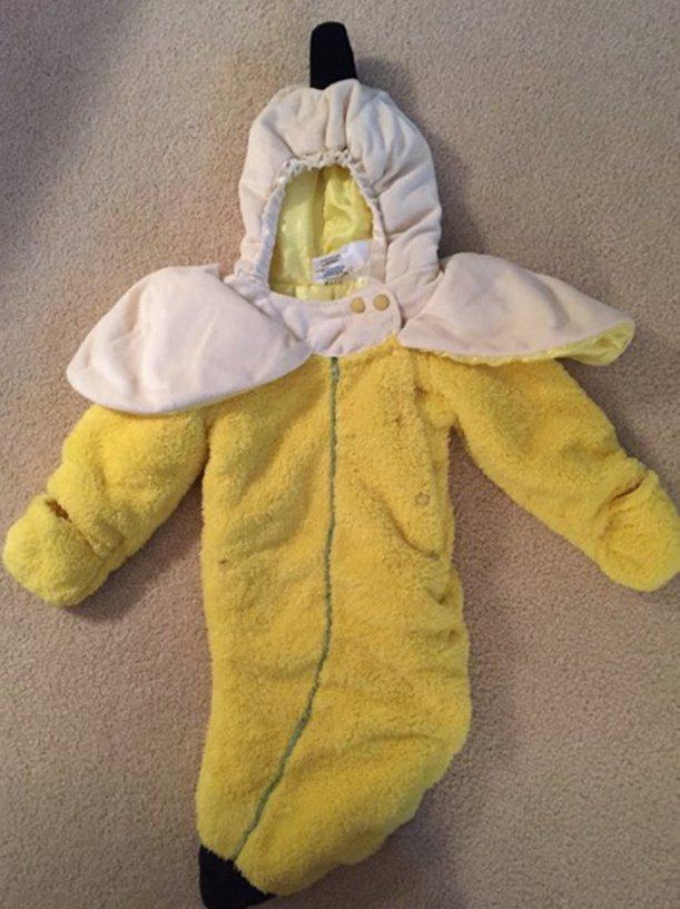 deniselynne1966's tweet photo. @B00kitty @mcbridemelissa @krazyjenni @micln @dups127 @MrSaks87 #Banana♡ Kynna's Halloween costume? #MiniMinion #Love http://t.co/Hs1xVMmGDP