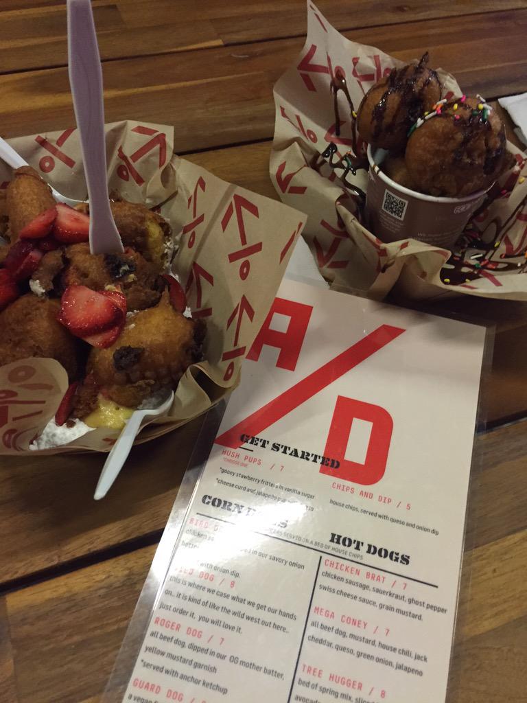 levelokc's tweet image. Fried Orioes and Strawberry Fritters @AnchorDownOKC #amazing