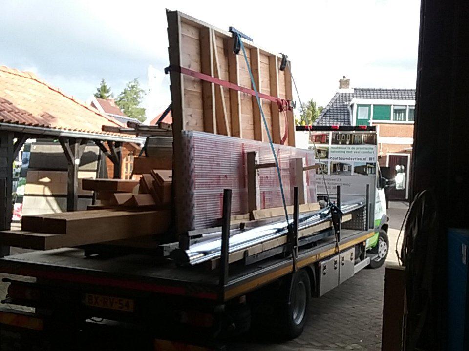wiebedevries3's tweet photo. Klaar voor #transport maandag richting #stadskanaal @schuurtjebouwer @starlightradioo http://t.co/B0LCKjimQs