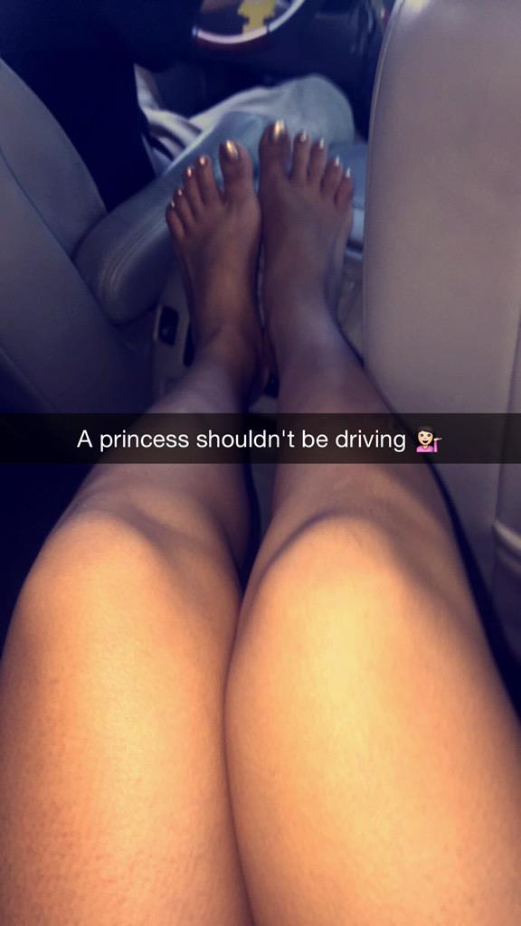LadyBellaDiego's tweet photo. #femdom #prodomme #footfetish #Domination #prettyfeet #servitude #femplay #SpoiledBrat http://t.co/B8GqSmHTLC
