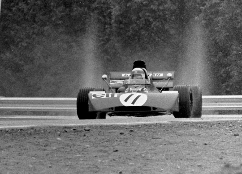 RetroRacingCo's tweet image. Today in '71, Jackie Stewart steps closer to the title, winning a rain shortened Canadian Grand Prix for Tyrrell.