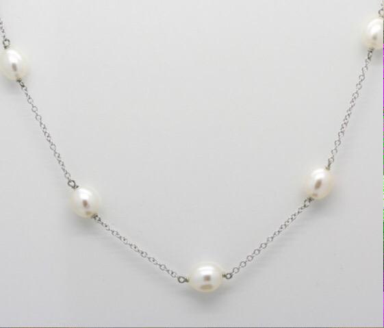sparklespearls1's tweet photo. Light up your look! Pearls by the Yard "Chanel" style Silver necklace £55 #necklace #EECF #mytreat http://t.co/ITBbBEcXLD