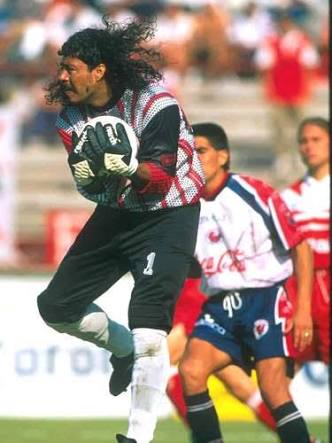 SambuRosales's tweet photo. @AztecaDeportes Rene Higuita en el Veracruz #vienesBotanero http://t.co/CC9a7sCyun