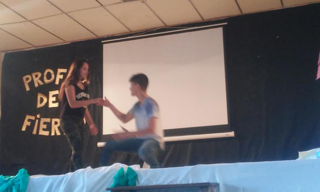 INTERTRIBUCSJ's tweet photo. Baile tribu naranja http://t.co/K5cYU6wNSt