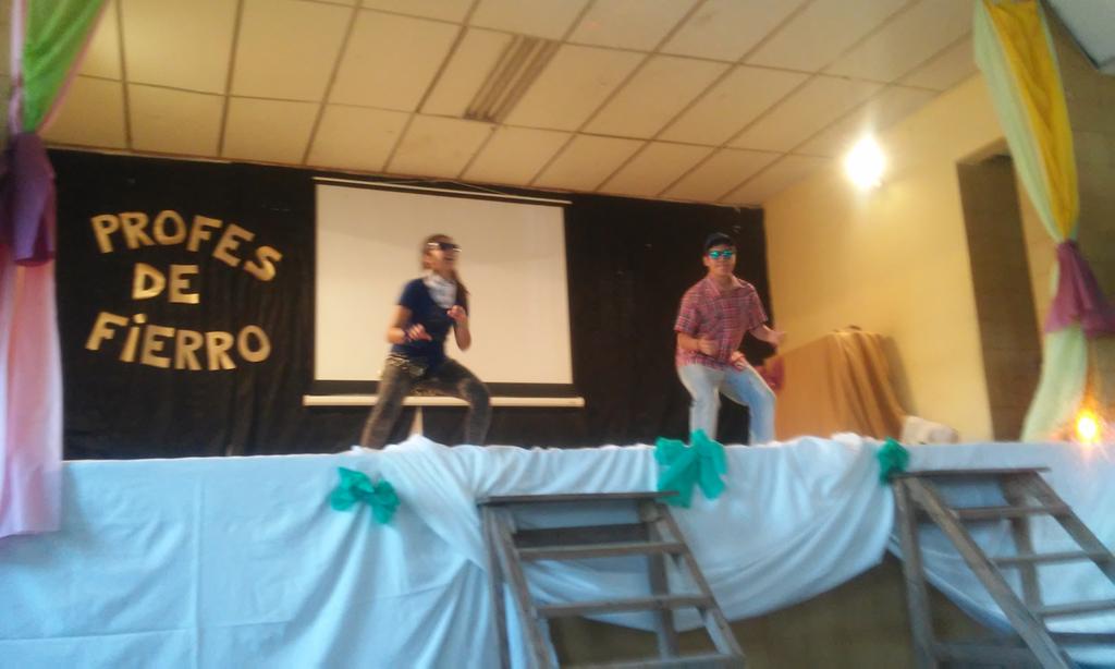 INTERTRIBUCSJ's tweet photo. Baile tribu azul http://t.co/I83Jkp1uuv