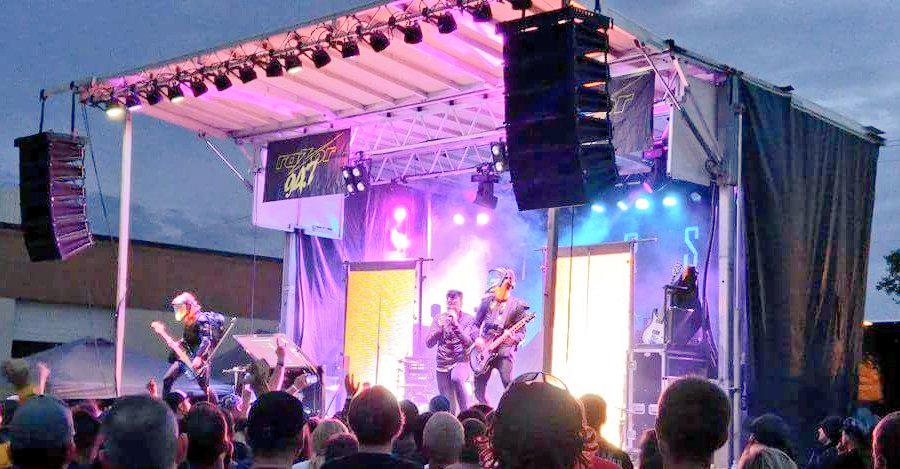 starsetfans_aus's tweet photo. @starsetonline at #Edgefest15 @razor947 http://t.co/CzhHbUOyvb