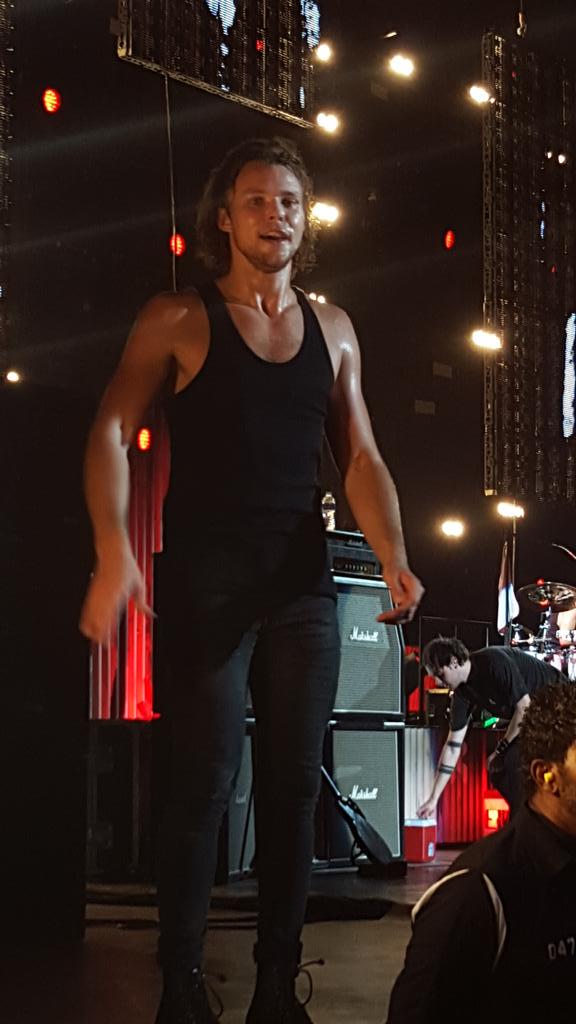 AlexisRose05_'s tweet image. IT&apos;S BEEN 4 WEEKS SINCE MY ROWYSO SHOW I&apos;M SO SAD #rowysoindiana #HERESTOROWYSOMEMORIES