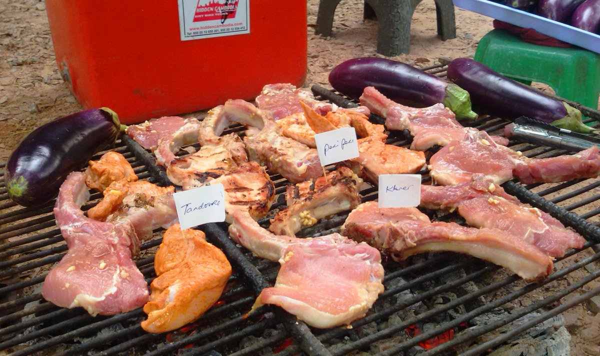 hiddencambodia's tweet image. Alwasy been fascinated with #Khmer #cookingpots and rural Kitchens - part off any tour if you so wish #Angkor