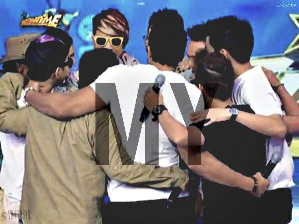 juskovice's tweet photo. this is my family this is our family

#ShowtimeMagpastillas http://t.co/BDDOPpUQyX