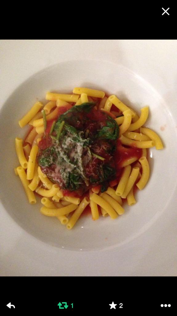 SallysPasta's tweet photo. Thanks to @Em_CookBakeEat for this lovely healthy insporation. Truffle macaroni with spinach and tomato passata x http://t.co/fMTShf3WAU